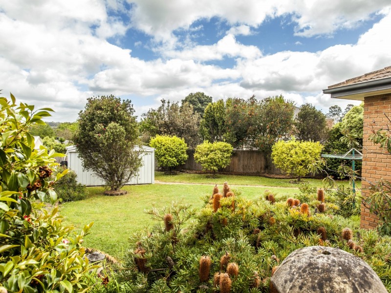 24 Summerhill Park Drive, Mooroolbark VIC 3138
