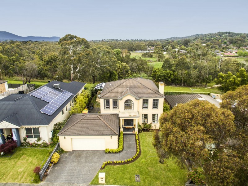 64 Regency Rise, Chirnside Park VIC 3116