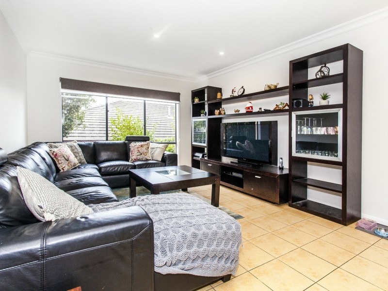 64 Regency Rise, Chirnside Park VIC 3116