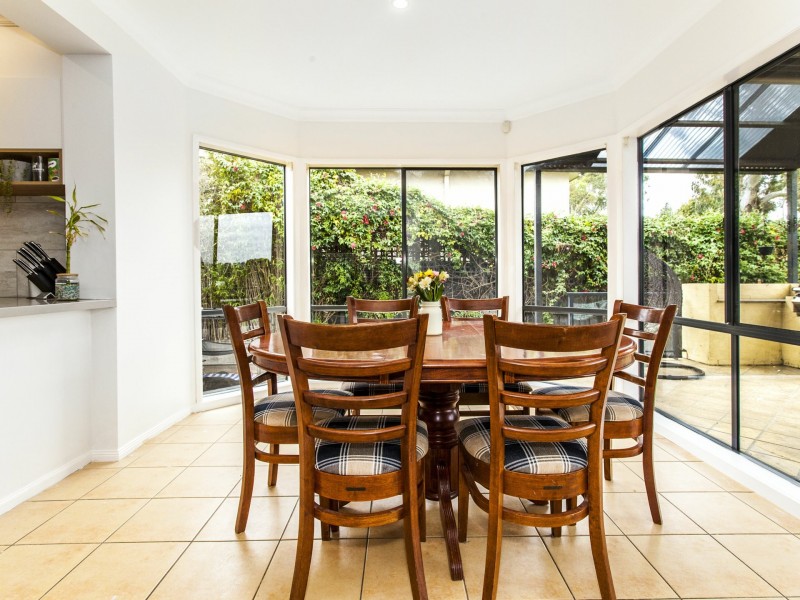 64 Regency Rise, Chirnside Park VIC 3116