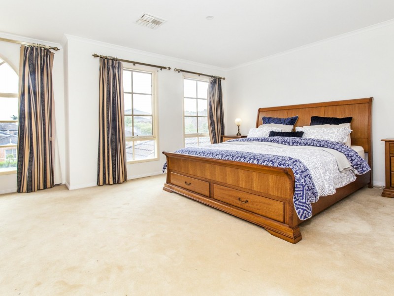 64 Regency Rise, Chirnside Park VIC 3116