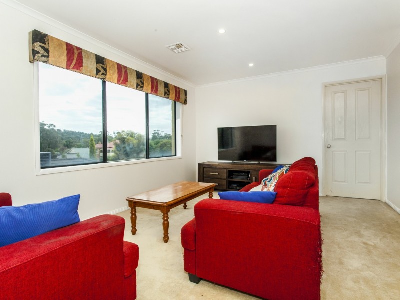 64 Regency Rise, Chirnside Park VIC 3116