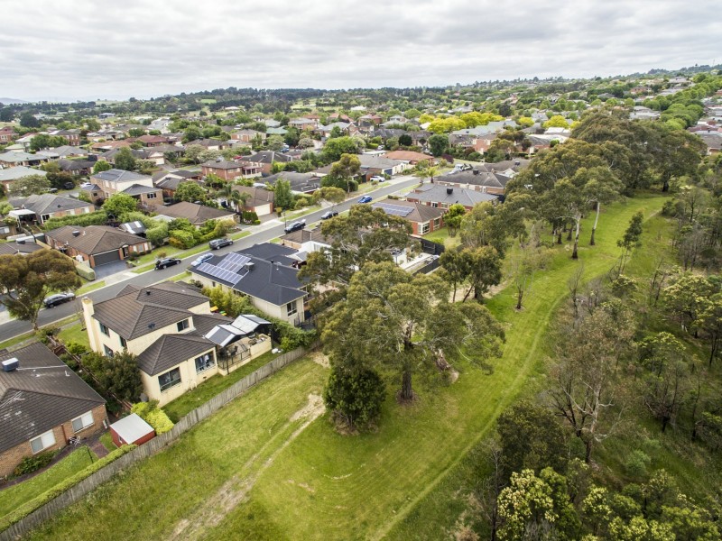 64 Regency Rise, Chirnside Park VIC 3116