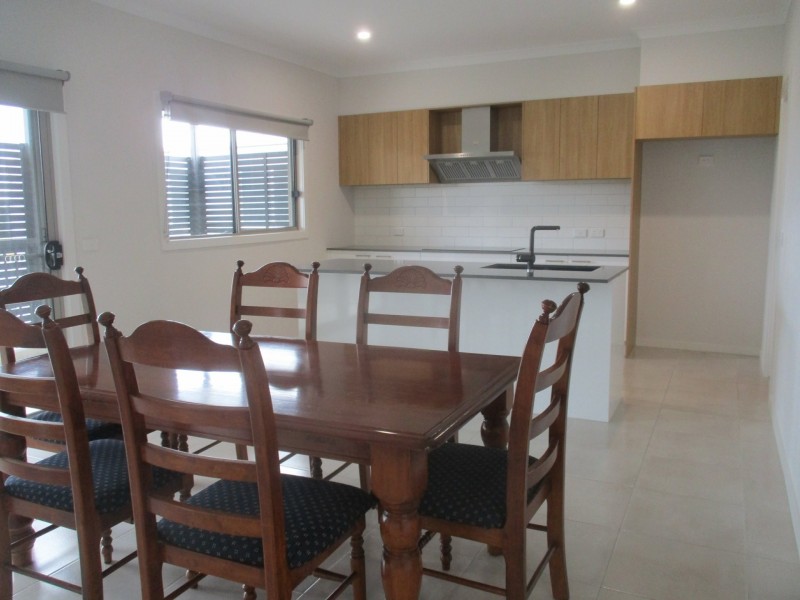 21 Regent Avenue, Mooroolbark VIC 3138