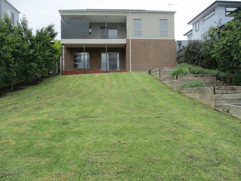 21 Regent Avenue, Mooroolbark VIC 3138