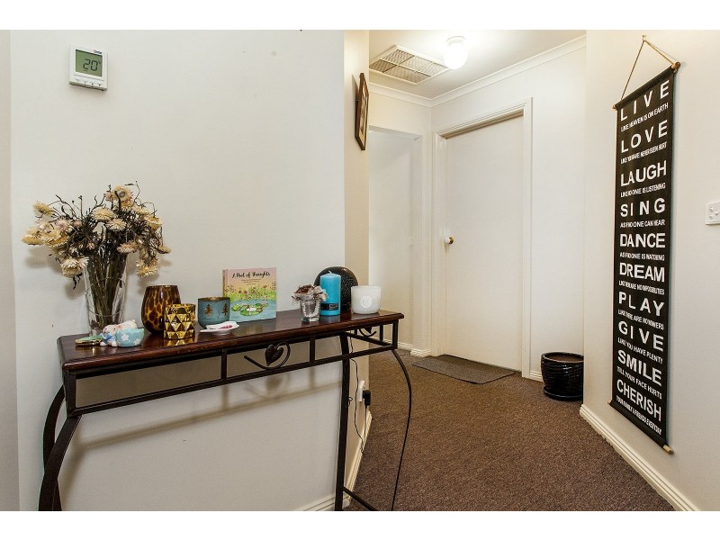 2/44 Geoffrey Drive, Kilsyth VIC 3137