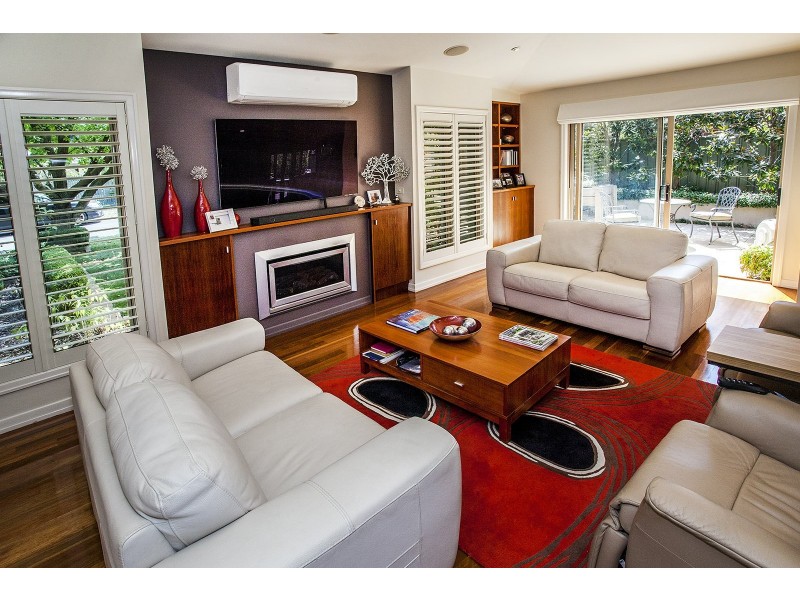 12 Smithacres Road, Montrose VIC 3765