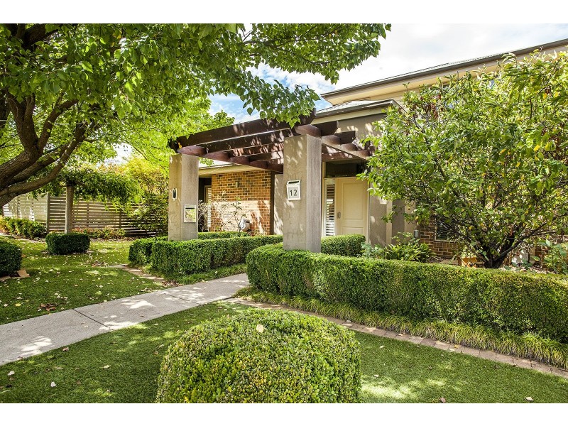 12 Smithacres Road, Montrose VIC 3765