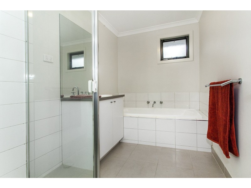 49 Spriggs Drive, Croydon VIC 3136