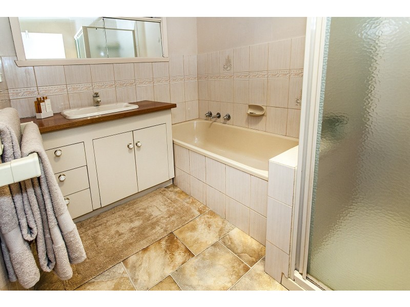 27 Wetherby Road, Doncaster VIC 3108