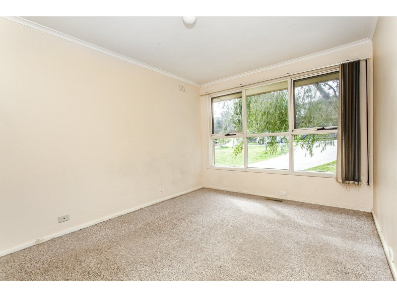 10 Masefield Avenue, Mooroolbark VIC 3138