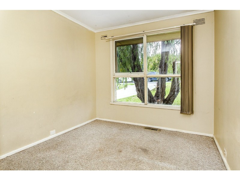 10 Masefield Avenue, Mooroolbark VIC 3138