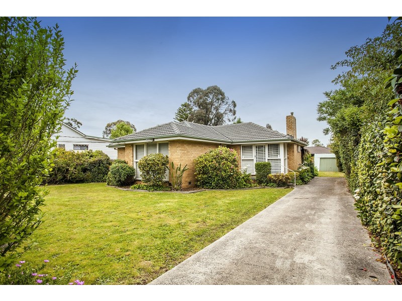 17 Neville Street, Mooroolbark VIC 3138