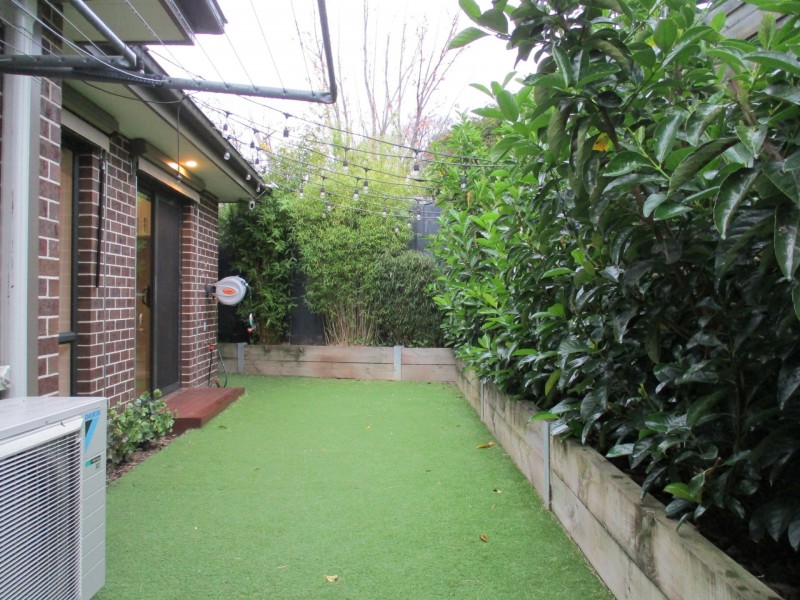 2 Dees Place, Mooroolbark VIC 3138