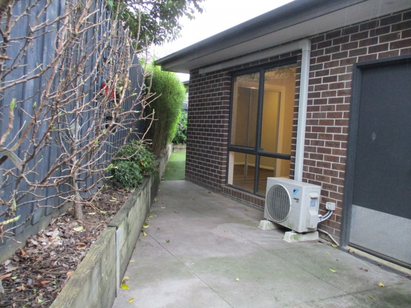 2 Dees Place, Mooroolbark VIC 3138