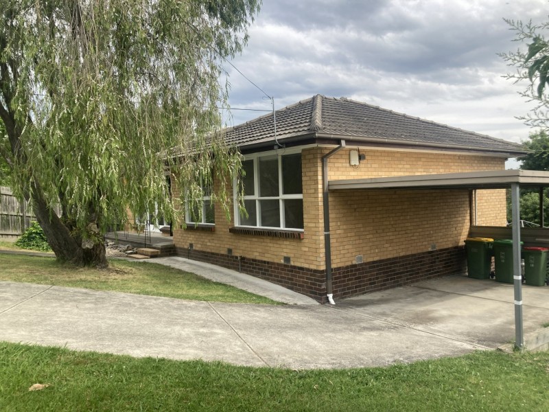 10 Masefield Avenue, Mooroolbark VIC 3138