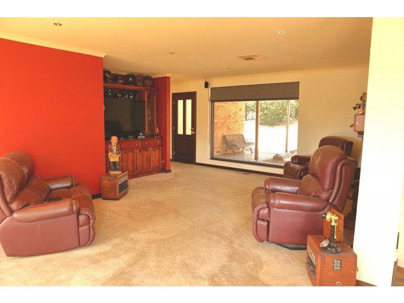 13 Lawson Road, Mooroolbark VIC 3138