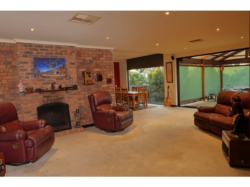 13 Lawson Road, Mooroolbark VIC 3138