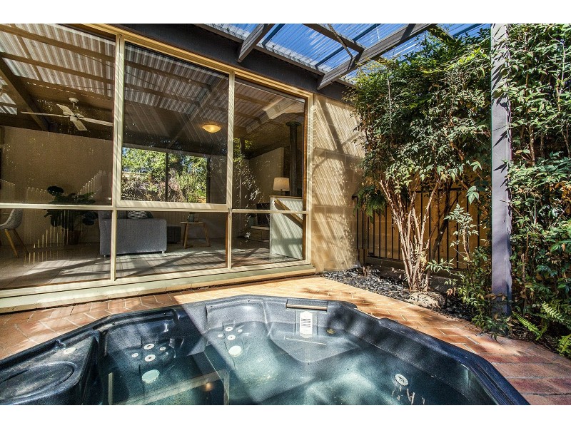 22 Oban Woods, Ringwood North VIC 3134