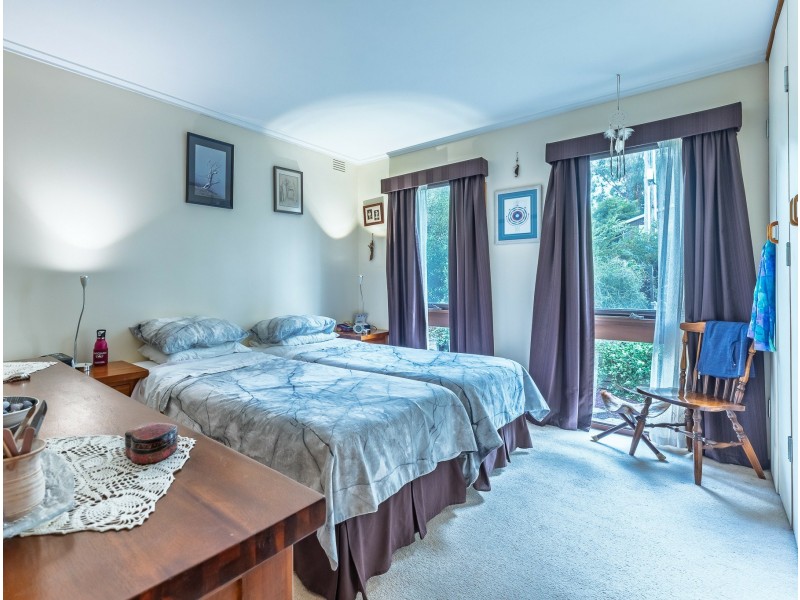 1 Brenda Court, Croydon VIC 3136