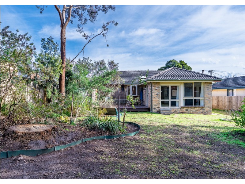 42 Longfellow Avenue, Mooroolbark VIC 3138
