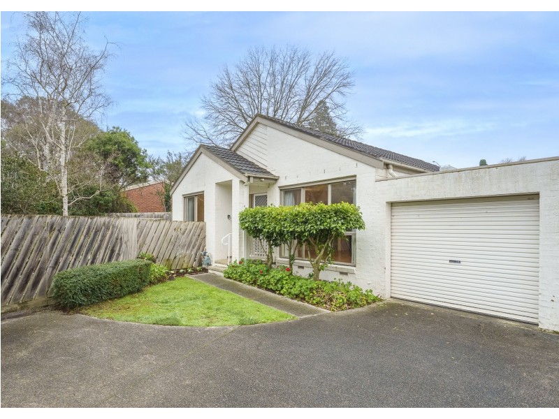 4/2 Parrs Road, Croydon VIC 3136