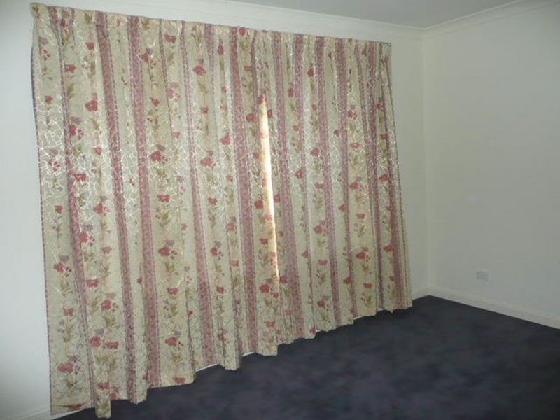 2/4 Cambridge Road, Mooroolbark VIC 3138