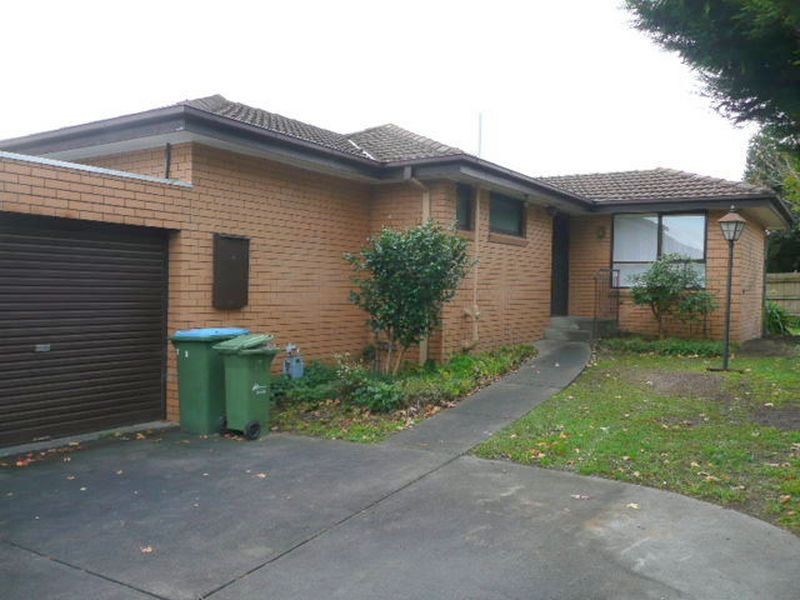 2/8 Churchill Road, Croydon VIC 3136