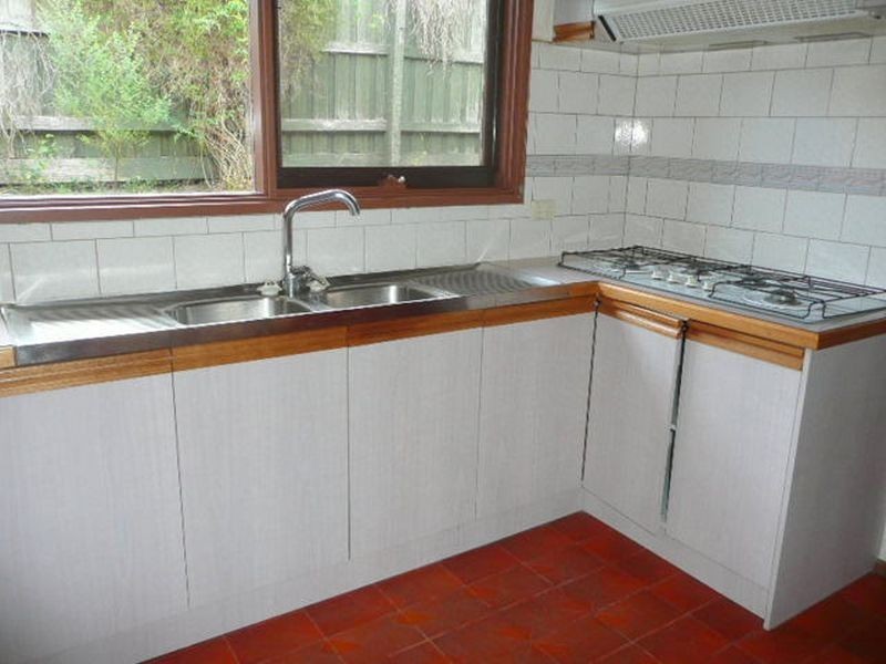 8 Moana Drive, Mooroolbark VIC 3138