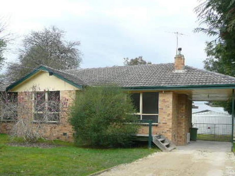 19 Andrew Street, Mooroolbark VIC 3138