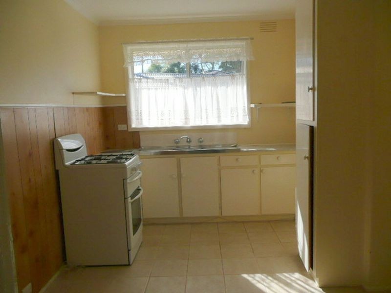 34 Blackburn Road, Mooroolbark VIC 3138
