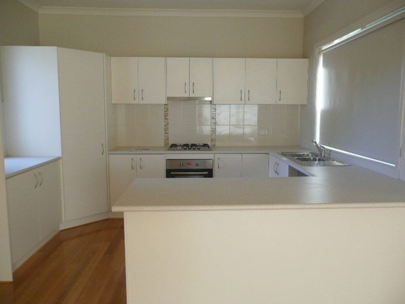 2/29 Taylor Road, Mooroolbark VIC 3138