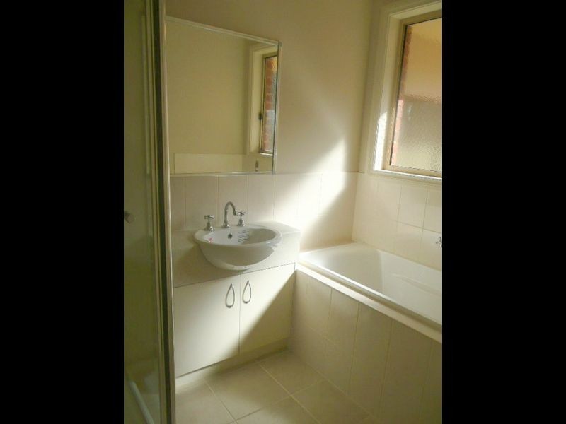 2/29 Taylor Road, Mooroolbark VIC 3138