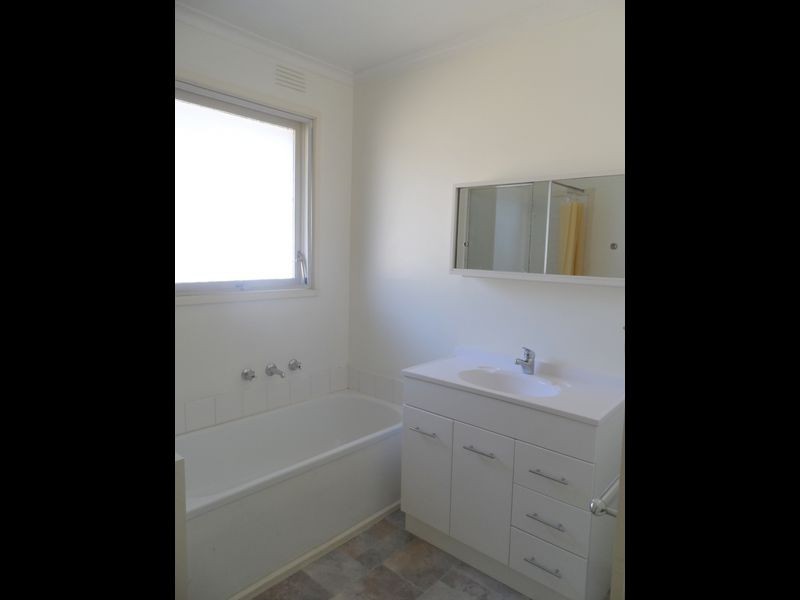 74 Sellick Drive, Croydon VIC 3136