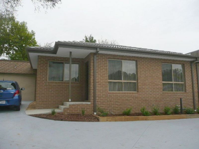 2/42 Zina Grove, Mooroolbark VIC 3138