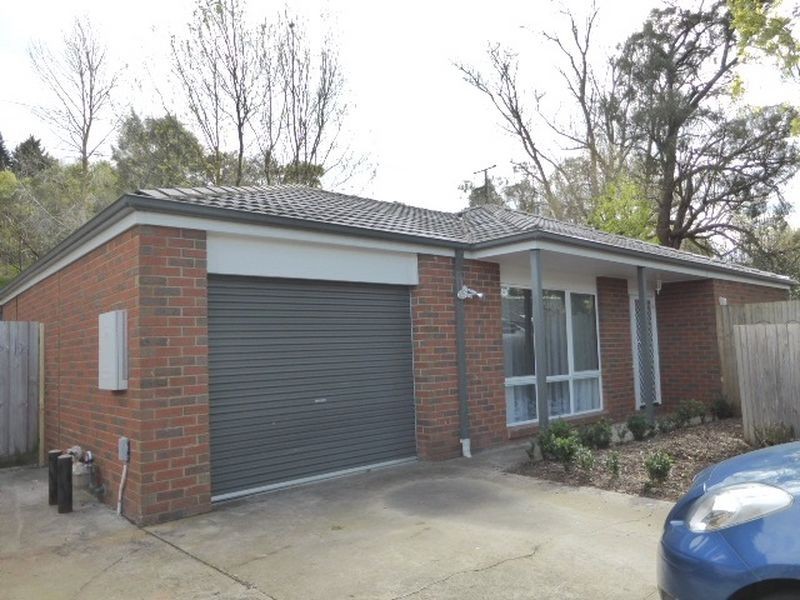 2/36 Croydondale Drive, Mooroolbark VIC 3138