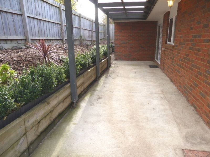 2/36 Croydondale Drive, Mooroolbark VIC 3138