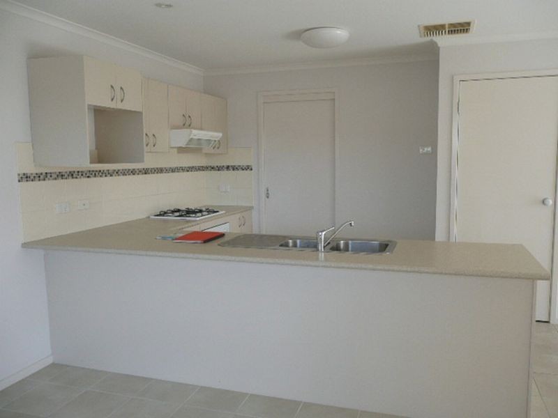 16 Smithacres Road, Montrose VIC 3765