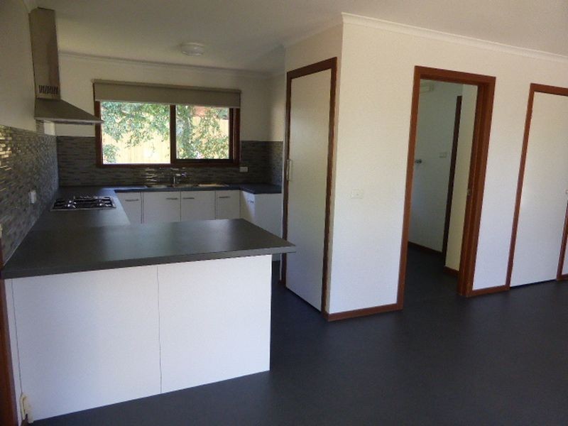 6 Statesman Crescent, Mooroolbark VIC 3138