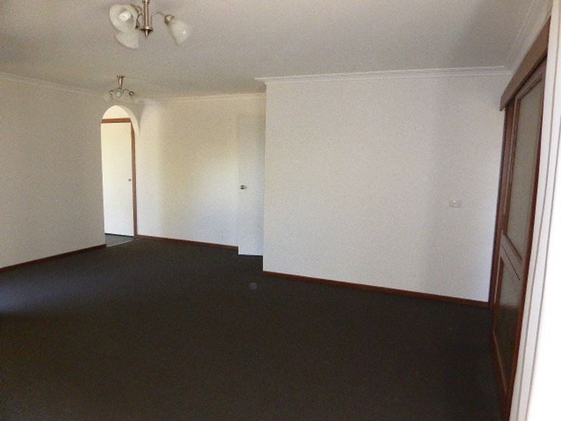 6 Statesman Crescent, Mooroolbark VIC 3138