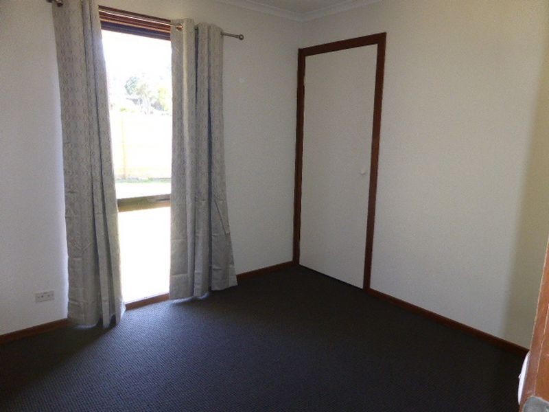 6 Statesman Crescent, Mooroolbark VIC 3138
