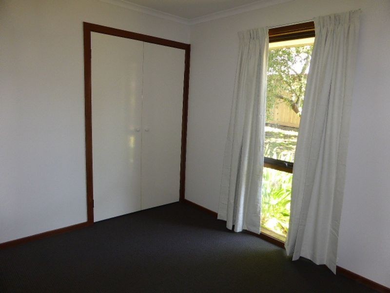 6 Statesman Crescent, Mooroolbark VIC 3138