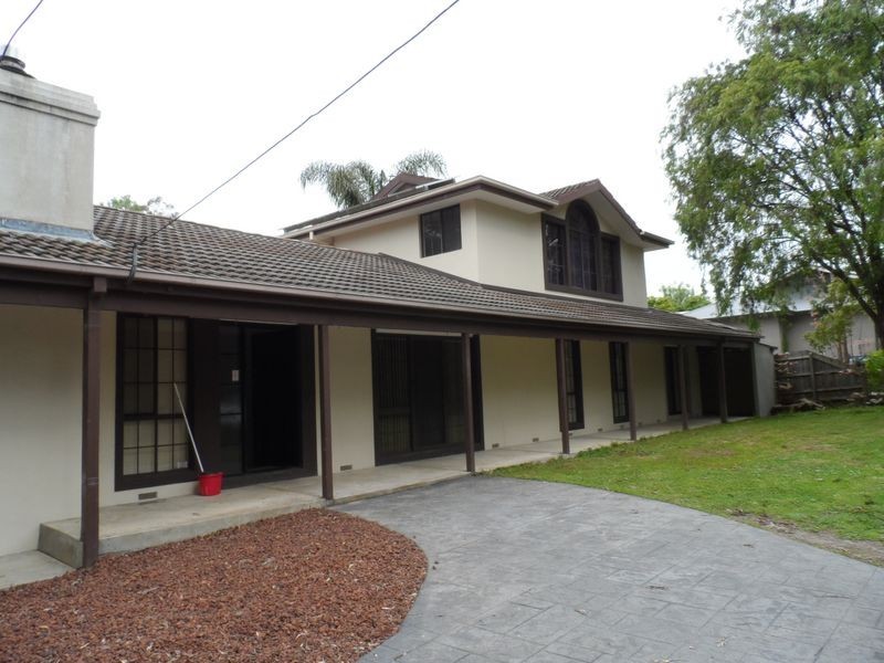 24 Mountain Drive, Mooroolbark VIC 3138