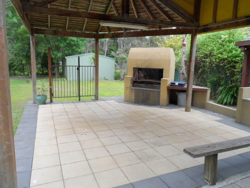 24 Mountain Drive, Mooroolbark VIC 3138