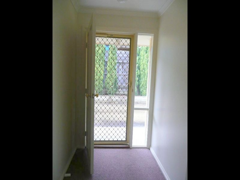 2/44 Geoffrey Dive, Kilsyth VIC 3137