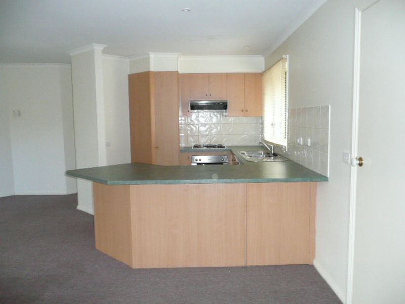 2/44 Geoffrey Dive, Kilsyth VIC 3137