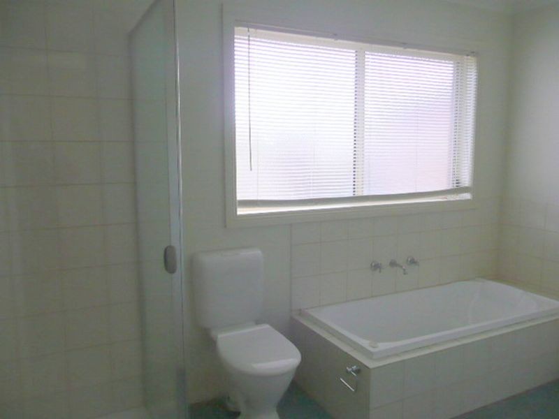 2/44 Geoffrey Dive, Kilsyth VIC 3137