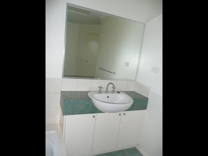 2/44 Geoffrey Dive, Kilsyth VIC 3137