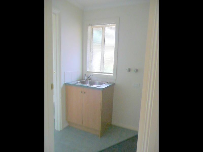 2/44 Geoffrey Dive, Kilsyth VIC 3137