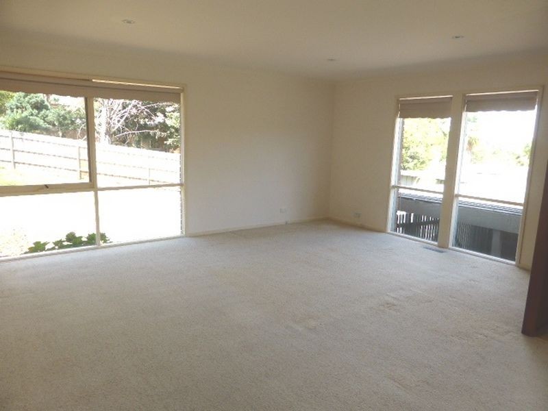 143 Landscape Drive, Mooroolbark VIC 3138